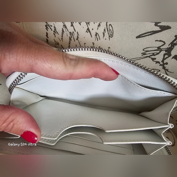 Michael Kors White w/ blk Polka Dot Fulton Multifunction Phone Case Wallet GUC - Picture 12 of 16